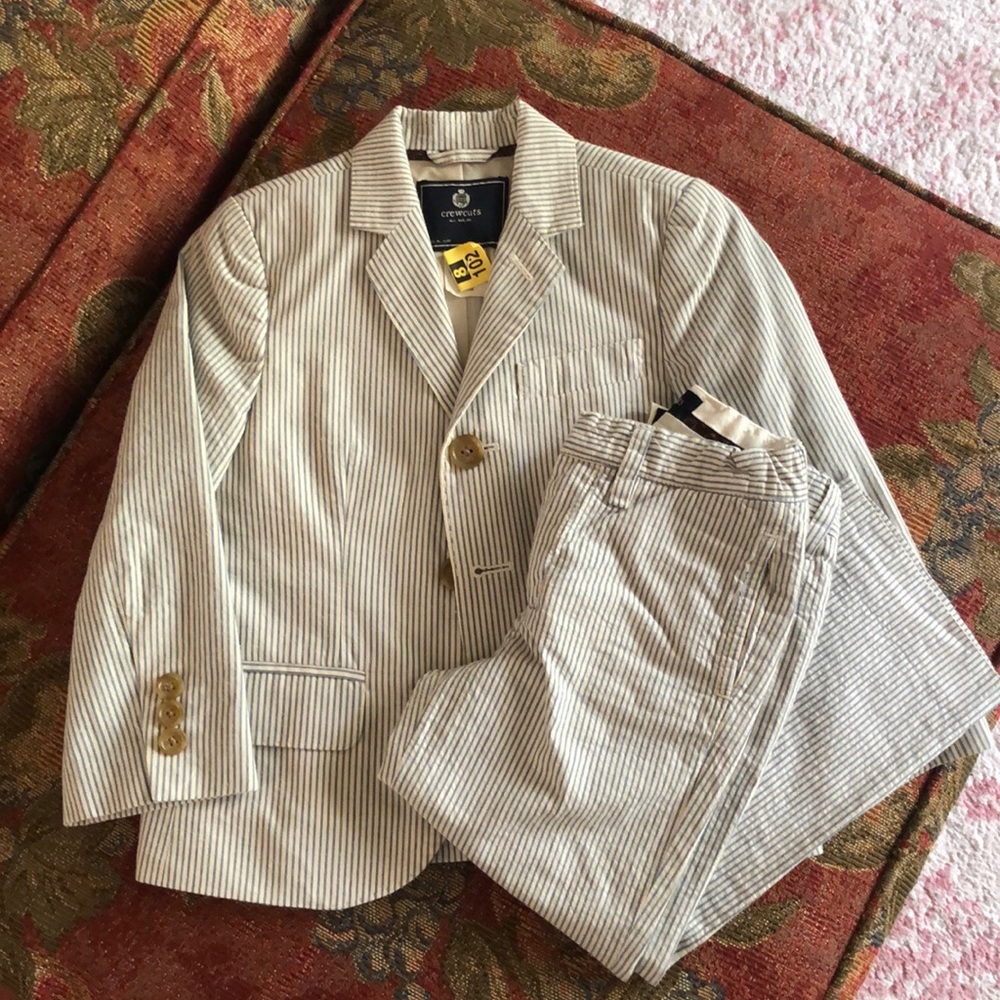 Boys sear sucker suit